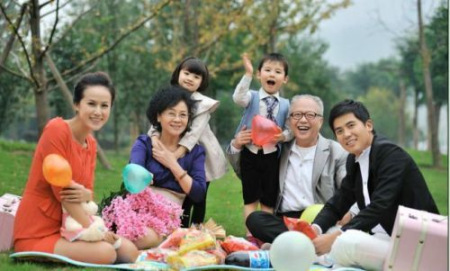 兒女應(yīng)多關(guān)心老漂族父母