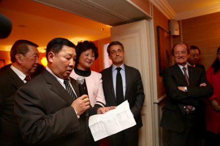 蔡垂彪致辭。（法國(guó)《歐洲時(shí)報(bào)》/孔帆 攝）