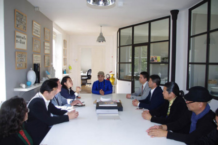 瓷器交流會現(xiàn)場(法國《歐洲時報》/方梓熙 攝) 瓷器交流會現(xiàn)場(法國《歐洲時報》/方梓熙 攝)