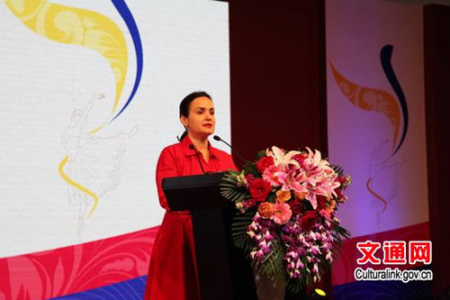 克羅地亞文化部部長(zhǎng)助理伊娃·赫拉斯特-索喬致辭