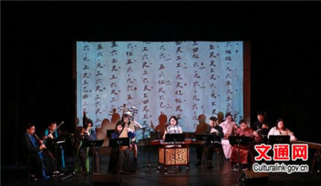 八板中樂團演出（林經(jīng)宇 攝）