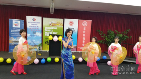 澳華會(huì)的舞蹈:西湖山水(翁?hào)|輝 攝) 澳華會(huì)的舞蹈:西湖山水(翁?hào)|輝 攝)