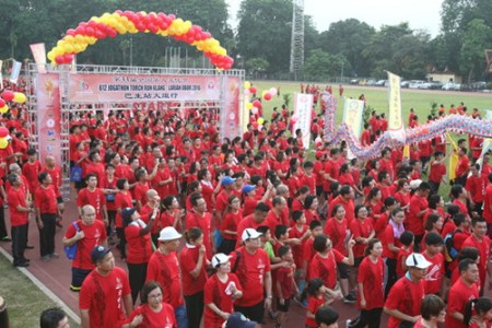 巴生站火炬行引來了4000人參與薪火傳承，帶動周邊參與的民眾認識社區(qū)特色與文化精神（馬來西亞《南洋商報》）