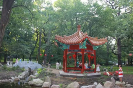 “中國大道”旁邊的中國亭。 李增偉 攝