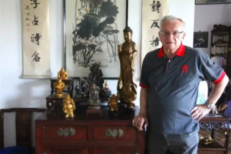 古拉爾赤克大使家中充滿了濃郁中國氣息。 王云松 攝