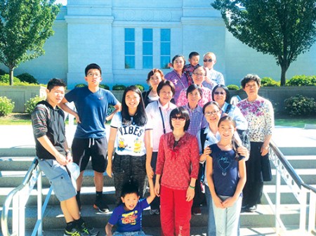 陳倩的孩子自幼在教會(huì)長大，她一直用福音真理教導(dǎo)孩子。 (本文圖片除署名外，皆為陳倩提供)