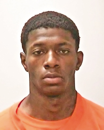 中央警察分局逮捕三名正搶劫三名女游客的非裔青年P(guān)ravin Lal。（舊金山警方提供）