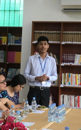 2015年“漢語(yǔ)橋”柬埔寨賽區(qū)冠軍江柏利 (人民網(wǎng)記者 楊牧 攝)