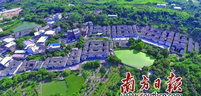 中國(guó)傳統(tǒng)古村落銅琶村古民居群。