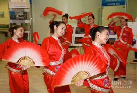 現(xiàn)場精彩表演。（李遙遠 攝）