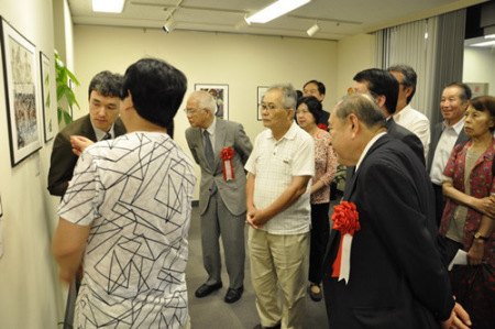 參觀展覽 參觀展覽