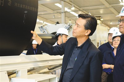 圖為王文祥在河北廊坊的塑料管道生產(chǎn)廠區(qū)。