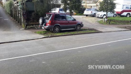 搶劫犯的車類似該輛車(新西蘭天維網(wǎng)) 搶劫犯的車類似該輛車(新西蘭天維網(wǎng))