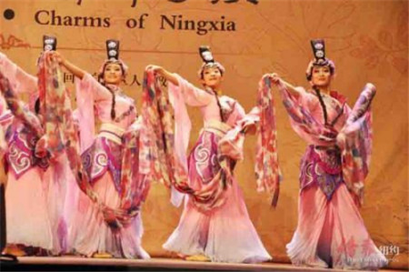  　《絲路華彩》讓觀眾們感受到古代絲綢之路的繁華。(美國《僑報》/何心怡 攝) 