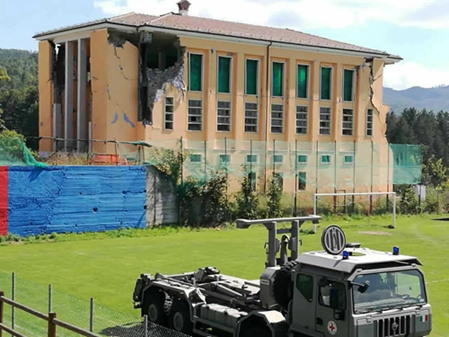 地震現(xiàn)場。(《歐洲時報》/意大利基督教華人教會小強供圖)