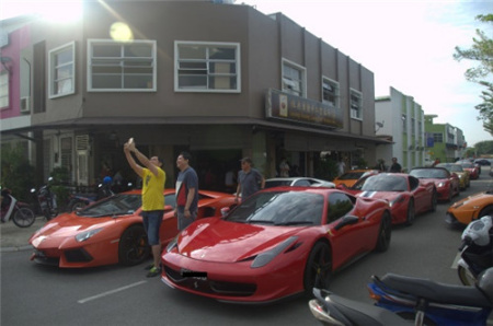 不少外地游客都會把拉央拉央廣發(fā)手工云吞面當(dāng)作出游必到的“打卡點”。(馬來西亞《星洲日報》)