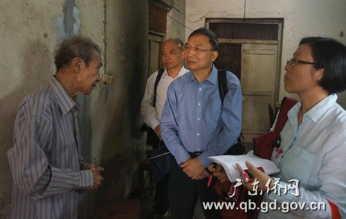 廣東省僑辦到桑給巴爾的中華會館舊址慰問當?shù)毓鹿牙蟽S 廣東省僑辦到桑給巴爾的中華會館舊址慰問當?shù)毓鹿牙蟽S