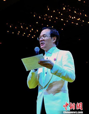 顏安致辭。　王健 攝