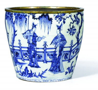 元青花“百花亭”記人物圖梅瓶（不全）