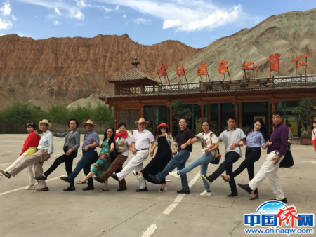 作者（左三）參加20106年7月青海行。