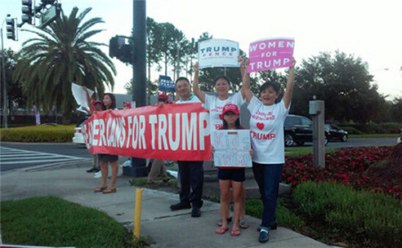 11月6日，范文莉一行為特朗普舉牌站街拉票