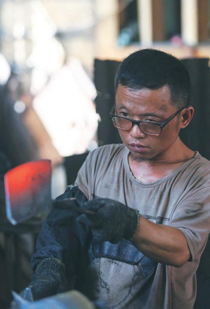 精益求精，時(shí)刻關(guān)注刀的平整度。