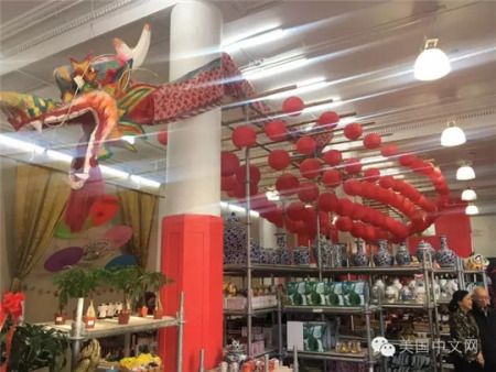 珠江百貨新店店面（美國(guó)中文網(wǎng)記者李越攝）