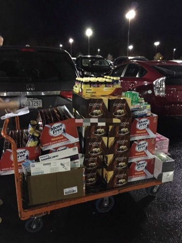 今年感恩節(jié)華人代購(gòu)忙翻天。(美國(guó)《世界日?qǐng)?bào)》/小戀供圖)