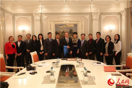 斯諾普科夫與采訪團(tuán)成員