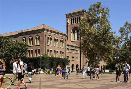 南加州大學(xué)共有4.4萬(wàn)名學(xué)生，其中超1萬(wàn)人是國(guó)際留學(xué)生。(網(wǎng)頁(yè)截圖)南加州大學(xué)共有4.4萬(wàn)名學(xué)生，其中超1萬(wàn)人是國(guó)際留學(xué)生。(網(wǎng)頁(yè)截圖)