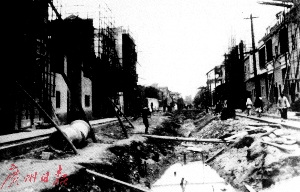 20世紀(jì)30年代，西關(guān)地區(qū)正在開辟馬路，改善交通與居住環(huán)境。