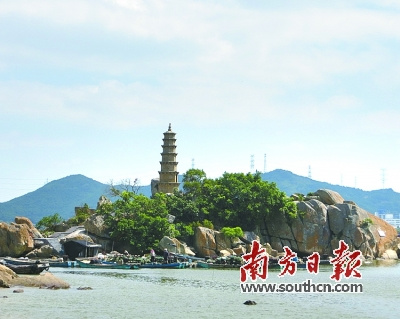 柘林港古代燈塔。 余獻民 攝