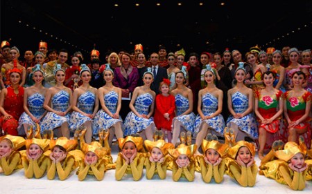 嘉賓與演員合影