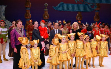 大使副議長(zhǎng)和奧地利小演員