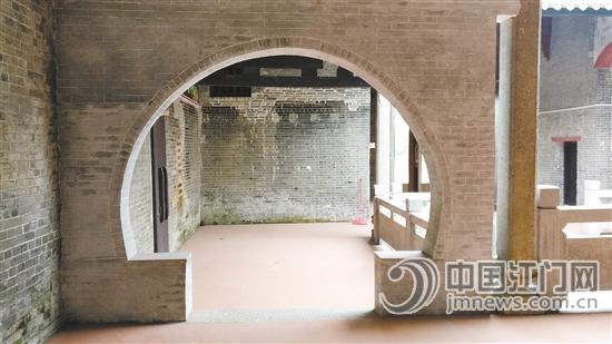 公祠內(nèi)設(shè)計(jì)古典雅致。