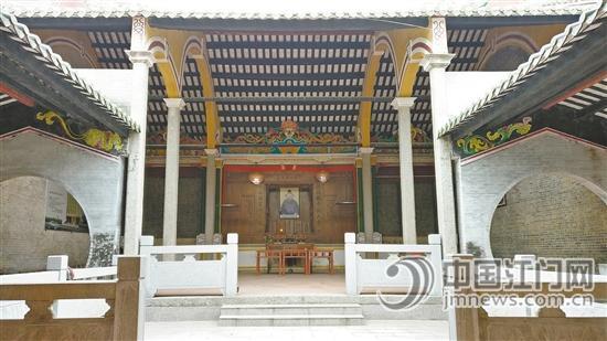 公祠正廳供奉著何氏祖先。