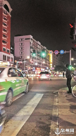 昨晚記者現(xiàn)場體驗，一路綠燈。