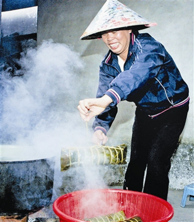 長角粽出鍋。