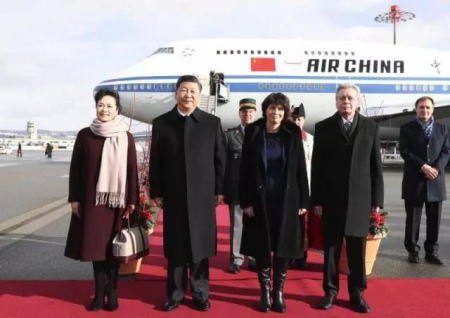 機(jī)場迎接儀式。