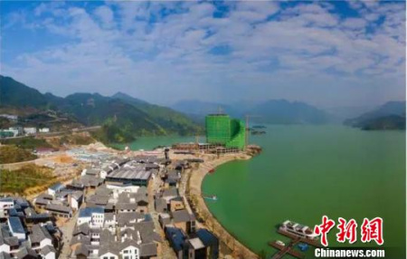 千峽湖生態(tài)旅游度假區(qū)。青田旅委提供