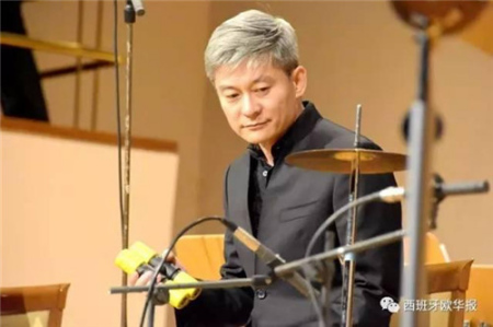 馬久越在演奏。(西班牙歐浪網/叢山 攝)