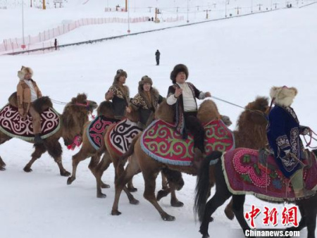 阿勒泰有“人類滑雪最早起源地”、“中國最美雪鄉(xiāng)”之稱。　賈樂樂 攝