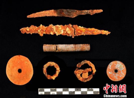 出土文物。 陜西省考古研究院