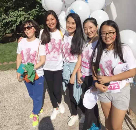 高嫣和伙伴們參加馬拉松比賽。（希臘《中希時(shí)報(bào)》）