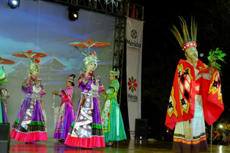 多彩貴州風墨西哥梅里達市演出劇照 多彩貴州風墨西哥梅里達市演出劇照