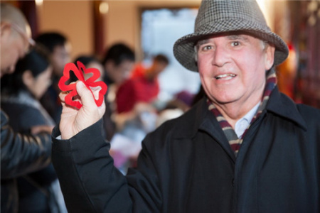 桑塔露琪亞副市長庫塔亞剪紙小作品 桑塔露琪亞副市長庫塔亞剪紙小作品