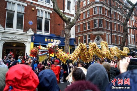 舞龍表演。 <a target='_blank' >中新社</a>記者 付強(qiáng) 攝