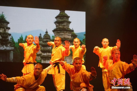 少林武僧表演。 <a target='_blank' >中新社</a>記者 付強(qiáng) 攝