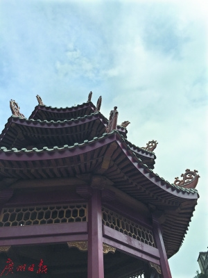 小公園亭設(shè)計(jì)精巧。