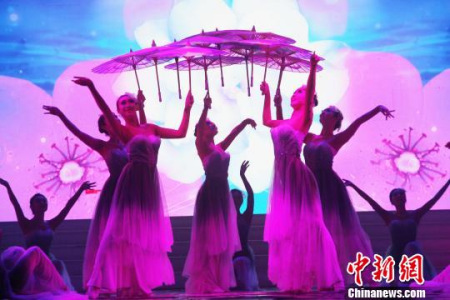 舞蹈《茉莉花開》?！×钟纻鳌z